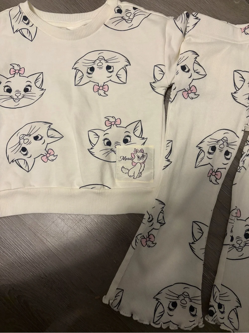 Girls 2T Marie Outfit